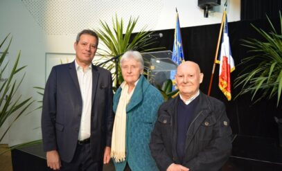 Anthony Berthelot a remis la médaille de la ville à Jacques Bargain, et à Bernadette Bertin,