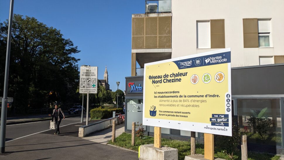 Entrée de Basse-Indre, panneau de chantier du raccordment au réseau de chaleur