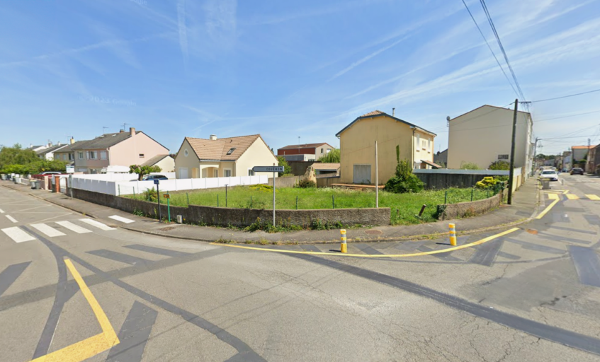 La parcelle ou sera aménagé le nouveau parking