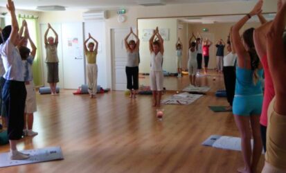 Séance de yoga en groupe